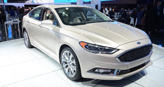 Detroit_2016_Ford_Fusion_620