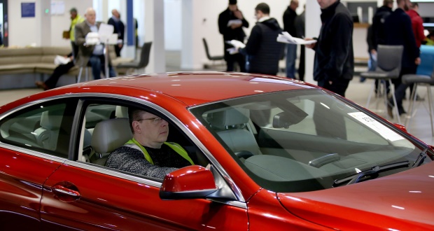 Autorola highlights older used cars going through auction