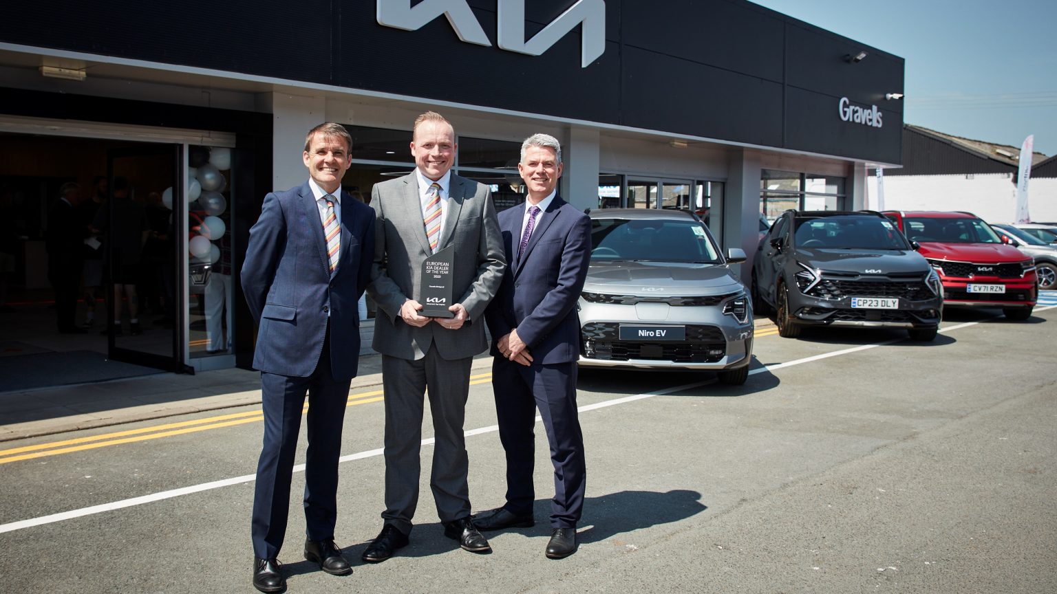 Gravells Kia Bridgend wins Platinum Prestige Dealer Award