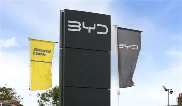 Arnold Clark opens new BYD showroom in Glasgow