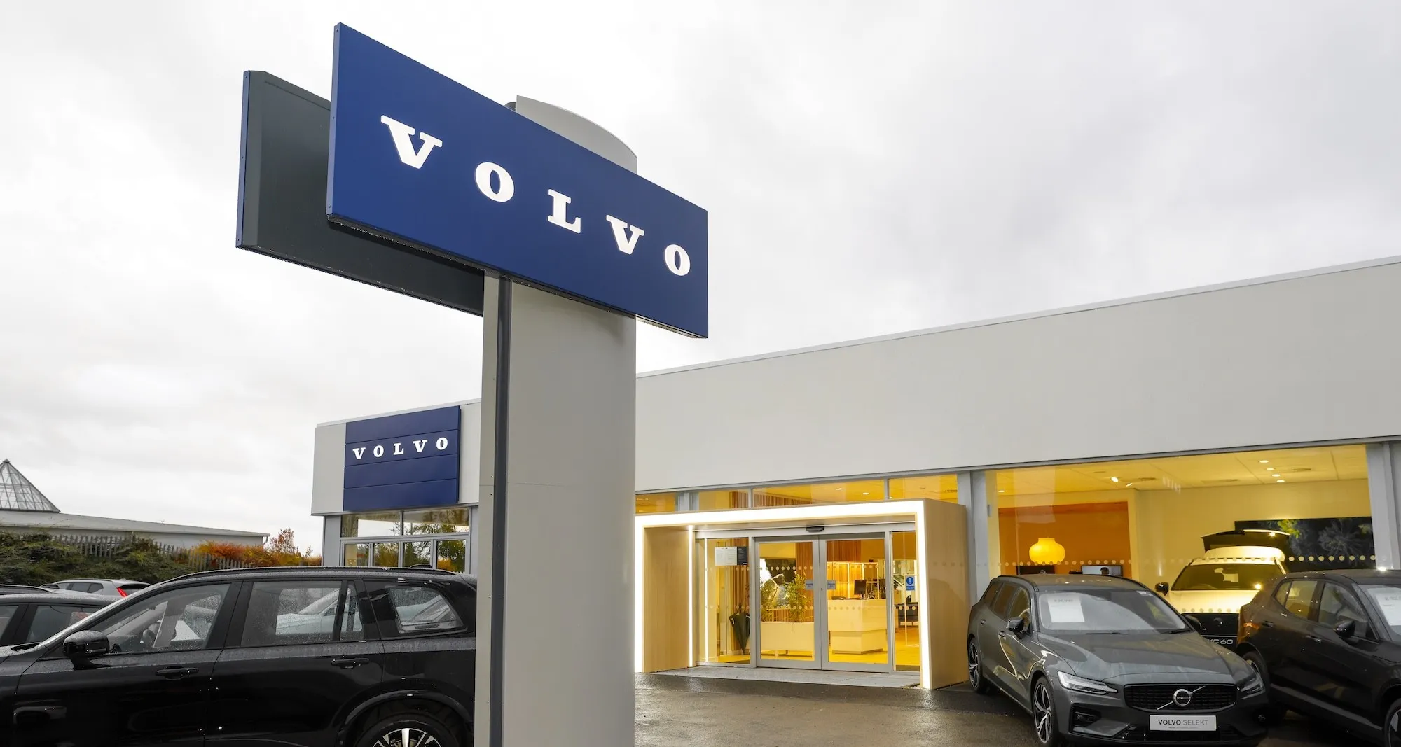 Arnold Clark announces official opening of Glasgow Volvo dealership