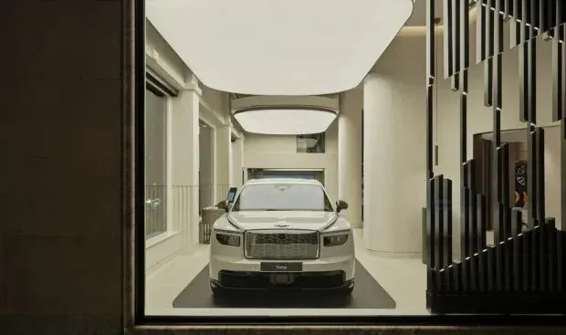 Bentley reinvents showrooms with new visual identity