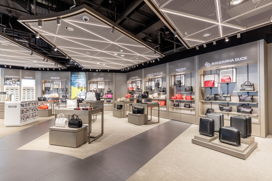 Umdasch Shopfitting lauds Munich T2 store concept