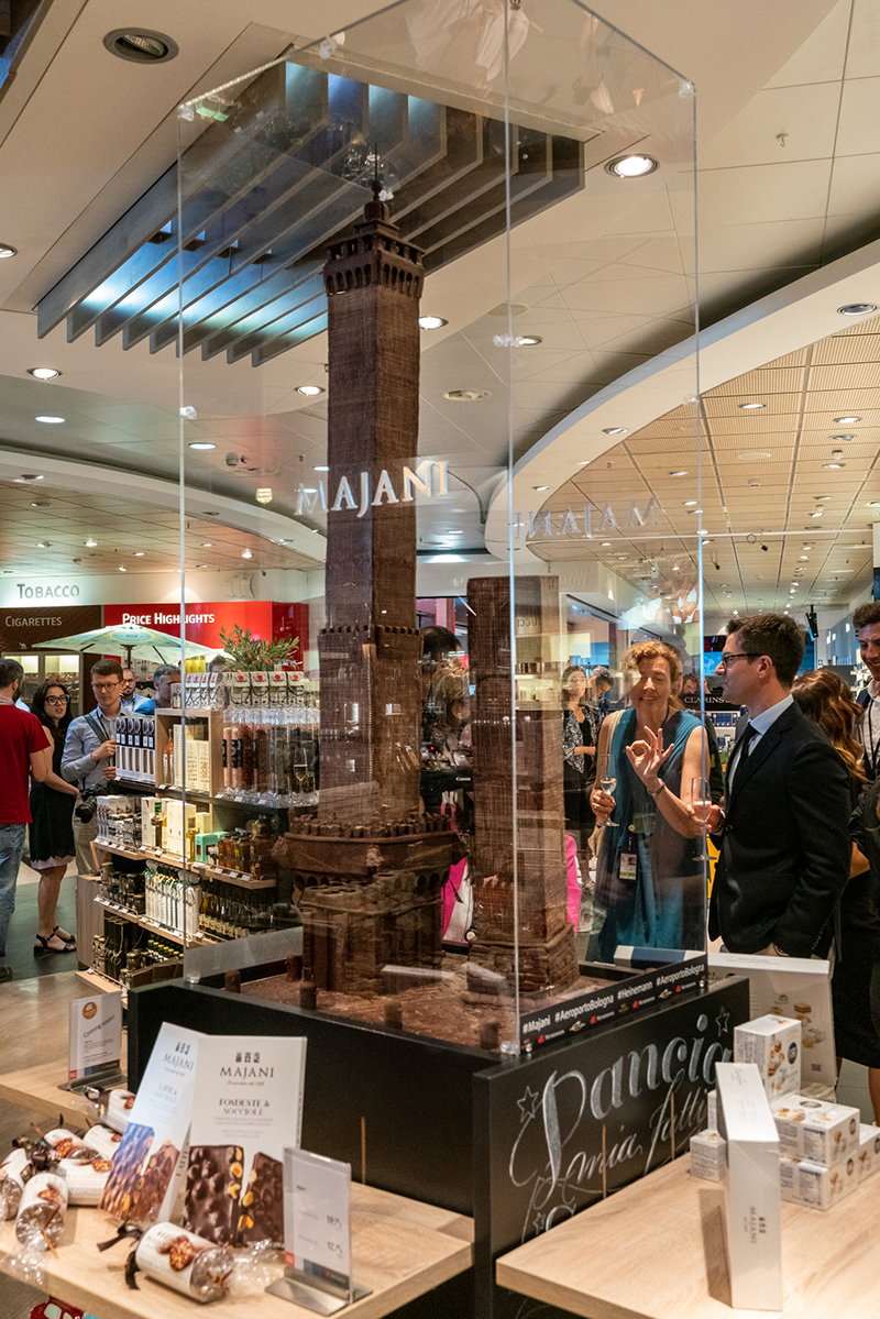 Heinemann and Majani celebrate Italian 'dolce vita' at Bologna Airport