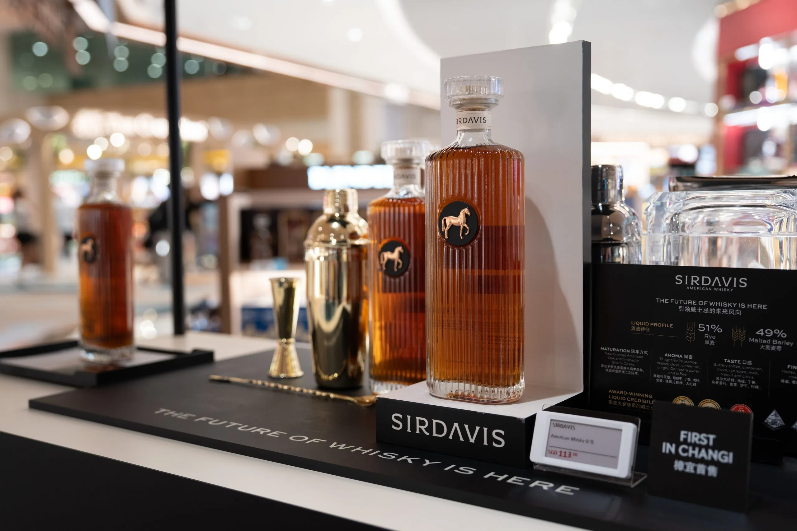 SirDavis American Whisky debuts in travel retail APAC at Changi