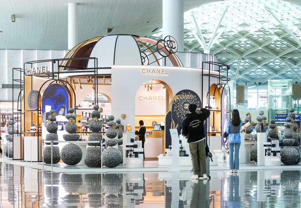 Shinsegae Duty Free unveils Chanel Winter Constellation podium at