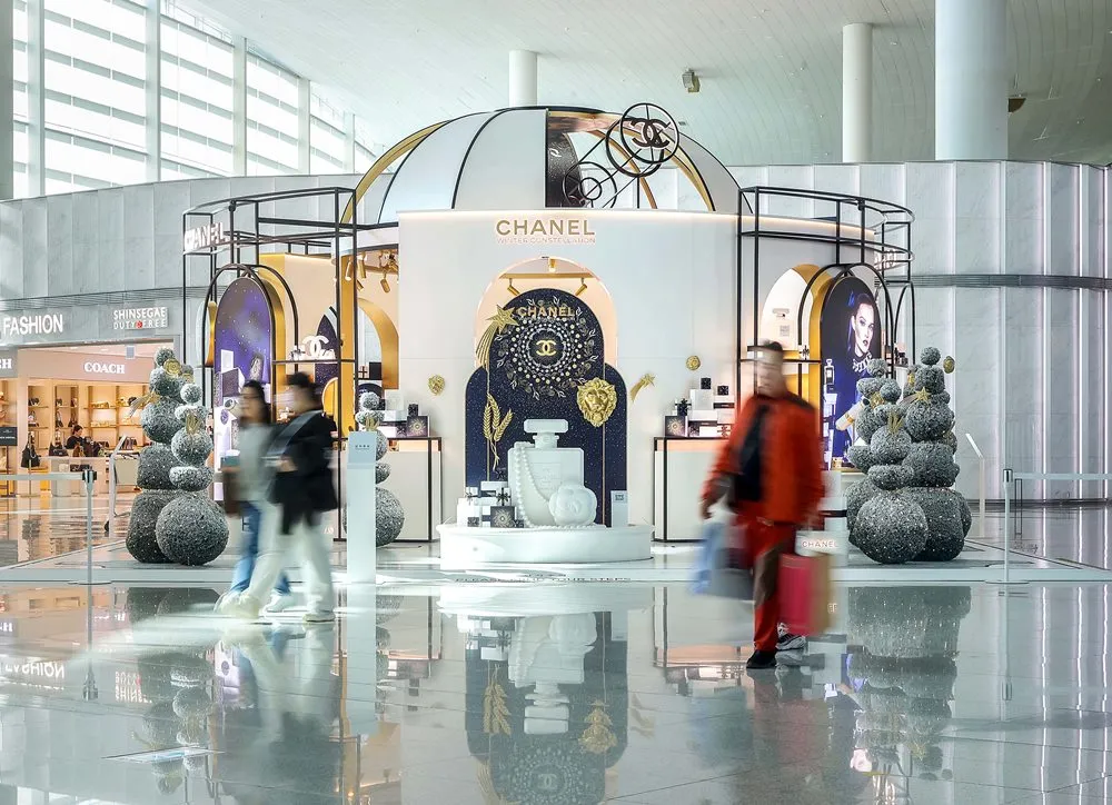 Shinsegae Duty Free unveils Chanel Winter Constellation podium at