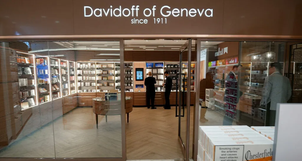 Oettinger Davidoff opens first ever travel retail boutique and cigar lounge