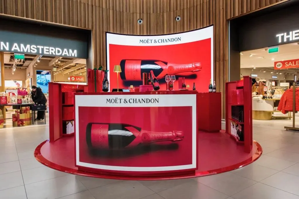Moët & Chandon opens second pop-up at Amsterdam Schiphol